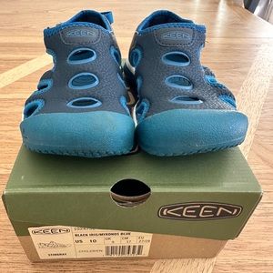 Keen Stingray black iris/Mykonos blue size child 10